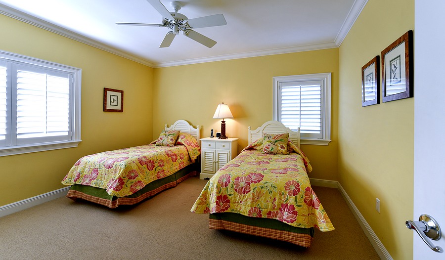 Guest Twin Bedroom Upstiars